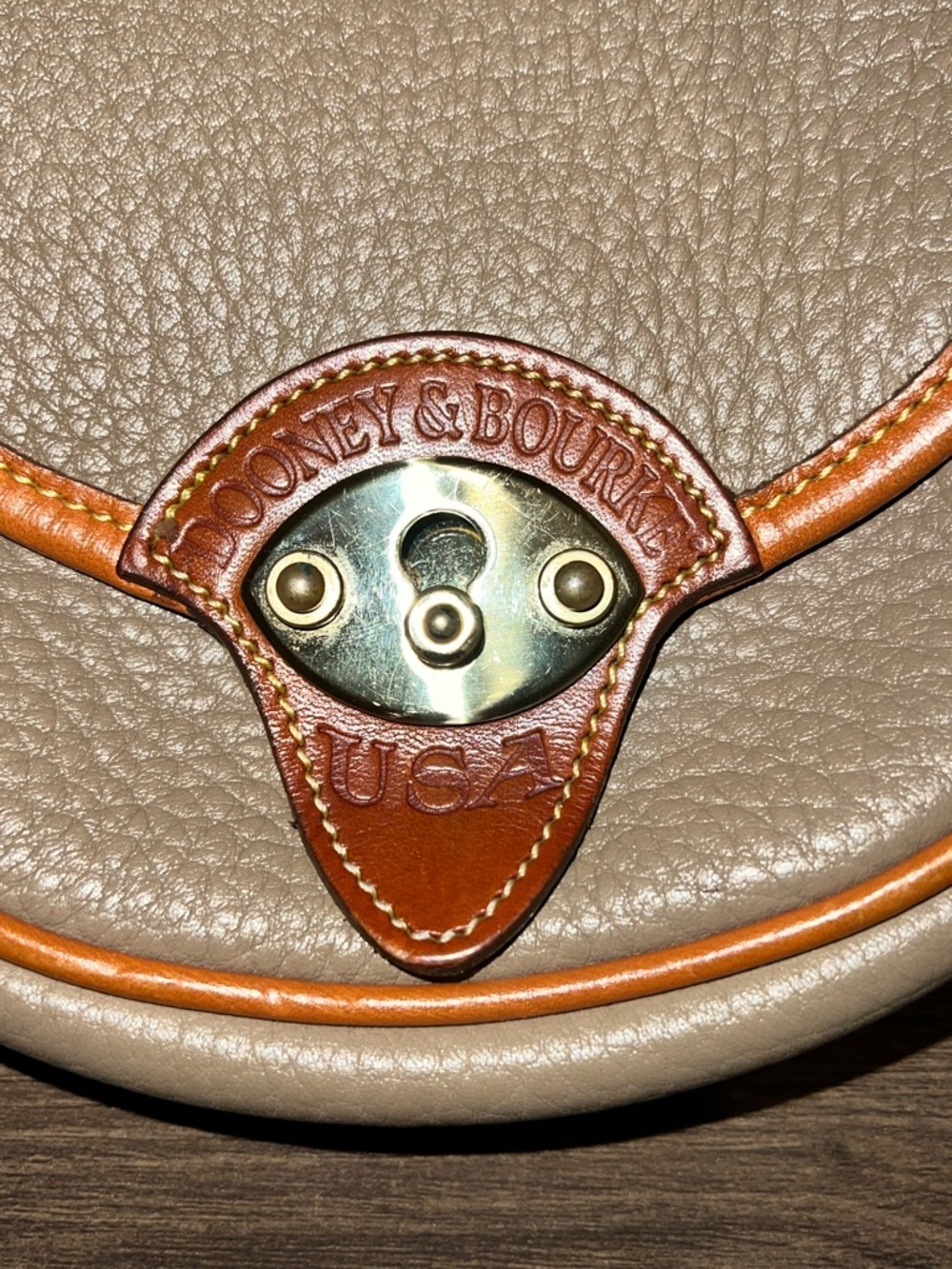 Vtg Dooney & Bourke All Weather Leather Belt Pouch Taupe Tan USA Brass - Picture 2 of 8